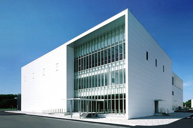 Settsu Plant Solid Formulation/Packaging Building